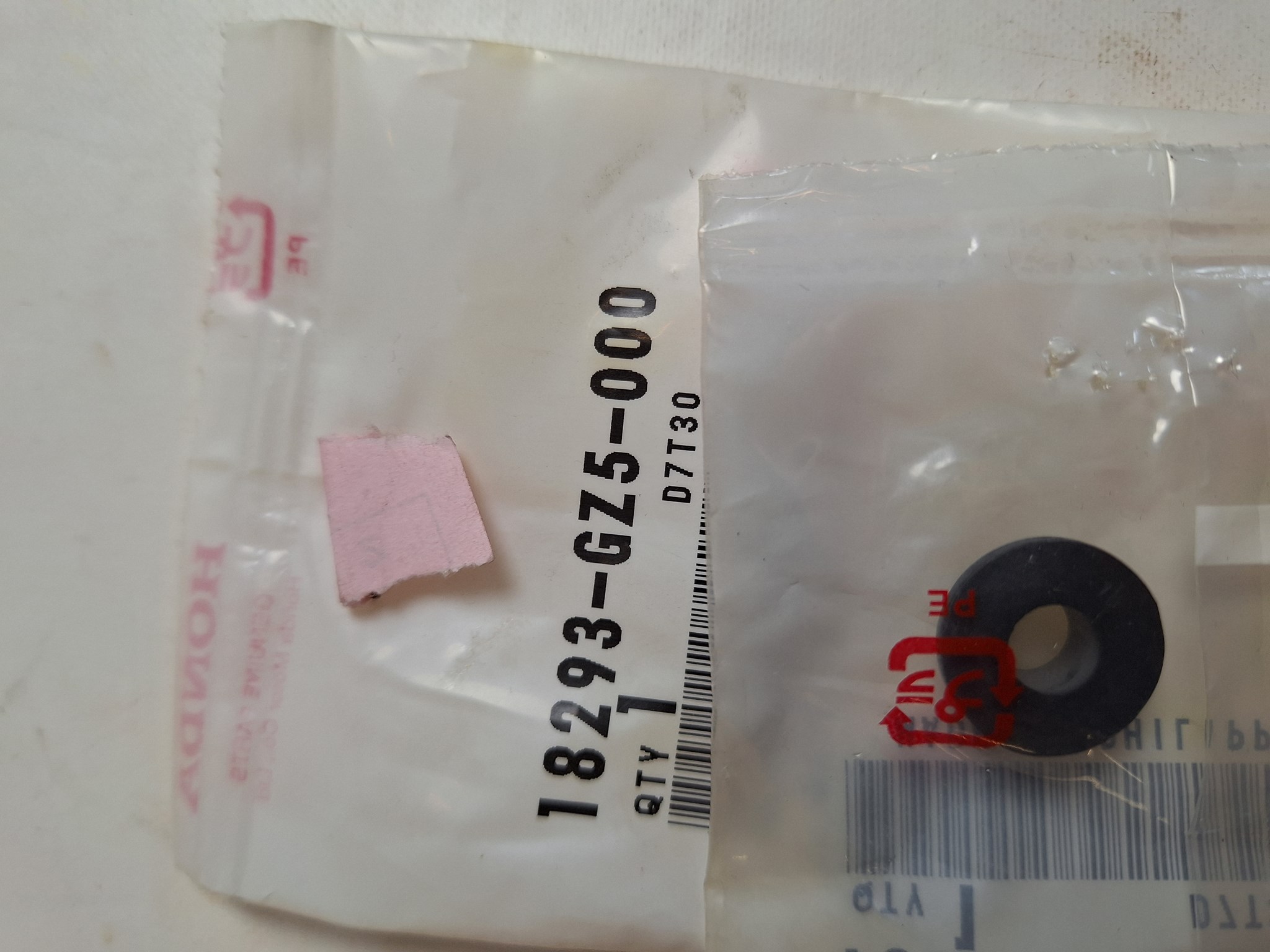Picture of GUMMI, SCHUTZDICHTUNG  18293-GZ5-000  